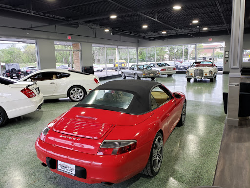 Car Dealer «LUXURY CAR OUTLET», reviews and photos, 751 W Roosevelt Rd, Lombard, IL 60106, USA