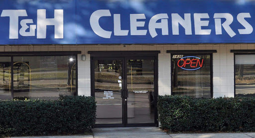 Dry Cleaner «T & H Cleaners», reviews and photos, 1436 Hillcrest Rd, Mobile, AL 36695, USA