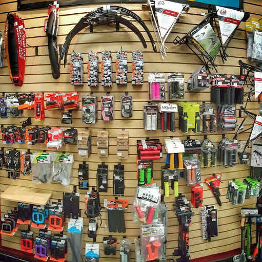 Bicycle Repair Shop «Recycles Bike Shop», reviews and photos, 908 Spring Garden St, Greensboro, NC 27403, USA