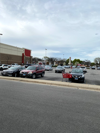 Shopping Mall «Addison Mall», reviews and photos, 2970 W Addison St, Chicago, IL 60618, USA