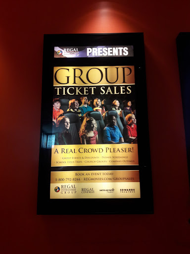 Movie Theater «Regal Cinemas Ronkonkoma 9», reviews and photos, 565 Portion Rd, Ronkonkoma, NY 11779, USA