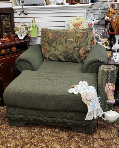 Thrift Store «Hand to Hand Thrift Store», reviews and photos, 785 Terryville Ave, Bristol, CT 06010, USA