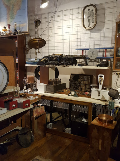 Thrift Store «Topeka Rescue Mission Thrift Store», reviews and photos, 1312 N Kansas Ave, Topeka, KS 66608, USA