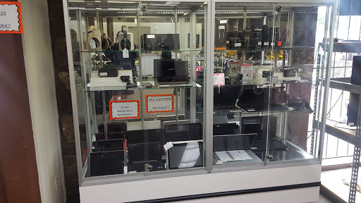 Pawn Shop «SILVER LINING JEWELRY AND LOAN GRESHAM», reviews and photos, 300 SE 181st Ave, Portland, OR 97233, USA