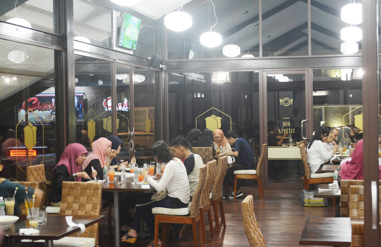 Restoran Steak di Sumatera Barat: Nikmati Hidangan Lezat di Safari Garden Cafe & Restaurant dan Tempat Lainnya
