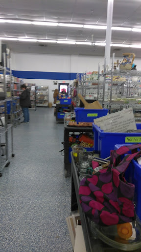 Thrift Store «St Vincent de Paul Kenosha Thrift Store», reviews and photos, 7531 30th Ave, Kenosha, WI 53142, USA