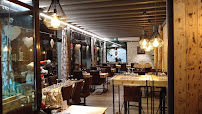 Atmosphère du Restaurant français Le Chalet savoyard de L'Esplanade à Bourgoin-Jallieu - n°11