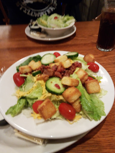 American Restaurant «Cracker Barrel Old Country Store», reviews and photos, 800 N Interstate Dr, Norman, OK 73072, USA