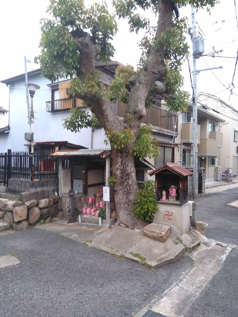 塚口城 南町門跡の祠