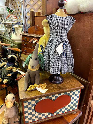 Home Goods Store «Olde Factory», reviews and photos, 139 S Hanover St, Hummelstown, PA 17036, USA