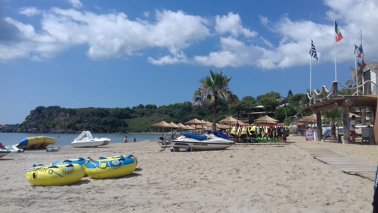 Photo de St. Nicholas Beach - recommandé pour les voyageurs en famille avec des enfants