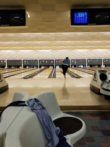 Bowling Alley «Crystal Bowl», reviews and photos, 4504 E Terra Cotta Ave, Crystal Lake, IL 60014, USA