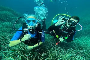 Mero Mero Buceo image