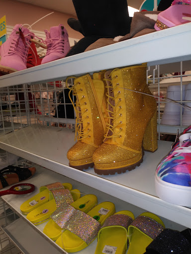 Shopping Mall «Northern Lights Shopping Center», reviews and photos, 3349-3561 Cleveland Ave, Columbus, OH 43224, USA