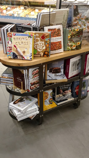 Gourmet Grocery Store «Metropolitan Market», reviews and photos, 2320 42nd Ave SW, Seattle, WA 98116, USA