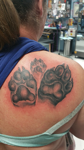 Tattoo Shop «Time & Tide Tattoo», reviews and photos, 103 W 6th St, Bloomington, IN 47404, USA