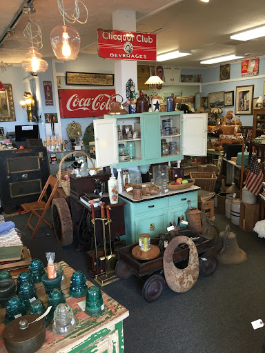 Antique Furniture Store «Old American Barn», reviews and photos, 107 Martinsburg Ave, Gordonsville, VA 22942, USA