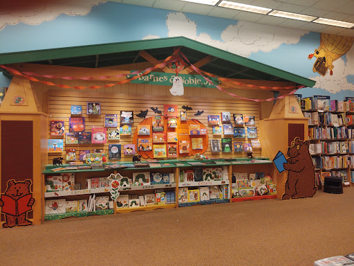 Book Store «Barnes & Noble Bookstores», reviews and photos, 2325 S Stemmons Fwy #401, Lewisville, TX 75067, USA
