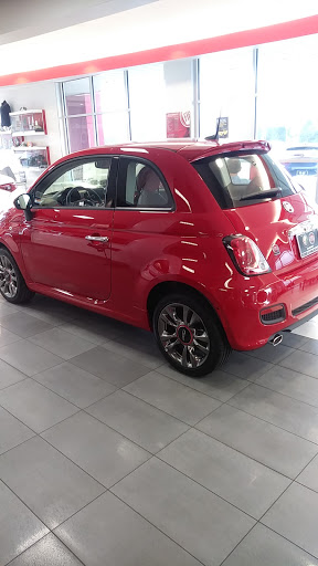 Car Dealer «Alfa Romeo FIAT of McKinney», reviews and photos, 800 N Central Expy, McKinney, TX 75070, USA