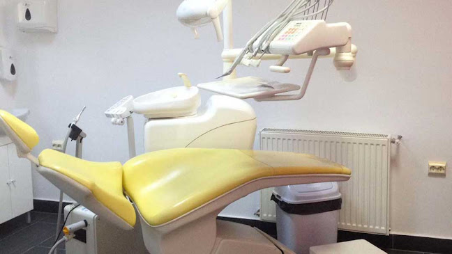 Clinica Studio Dental - Dentist