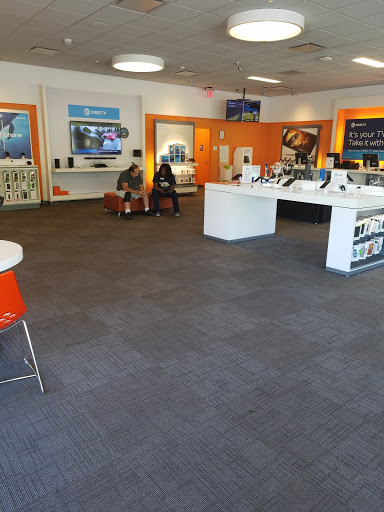 Cell Phone Store «AT&T», reviews and photos, 618 S James Campbell Blvd, Columbia, TN 38401, USA
