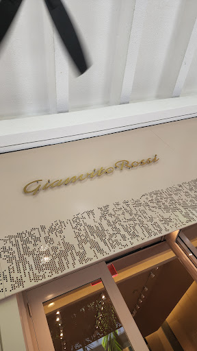 Department Store «Saks Fifth Avenue», reviews and photos, 9700 Collins Ave, Bal Harbour, FL 33154, USA