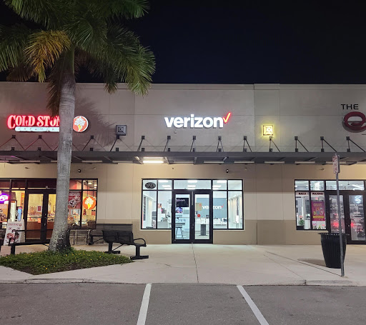 Cell Phone Store «GoWireless Verizon Authorized Retailer», reviews and photos, 13711 S Tamiami Trail #6, Fort Myers, FL 33912, USA