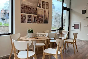 Café Français image