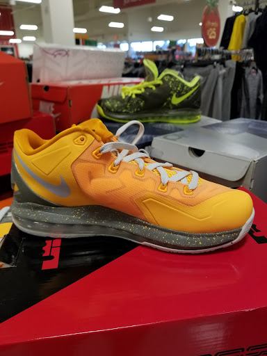 Department Store «T.J. Maxx», reviews and photos, 9590 Village Pl Blvd, Brighton, MI 48116, USA