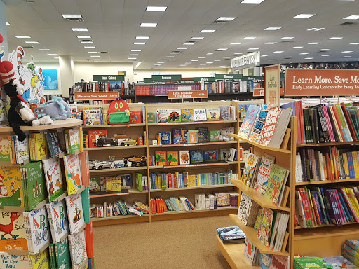 Book Store «Barnes & Noble», reviews and photos, 3050 Beeline Rd, Holland, MI 49424, USA