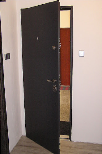 HT dveře - Bezpečnostní dveře Praha - Zámečnictví