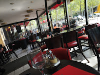Atmosphère du Restaurant Brasserie Tabac Le Maillot - Point Nickel à Paris - n°20