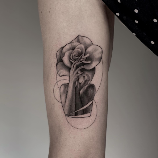 Rose'a'Line Tattoo