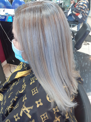 Beauty Salon «Kary Elys Hair Salon», reviews and photos, 111 N 6th St, Conroe, TX 77301, USA