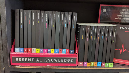 Book Store «Small World Books», reviews and photos, 1407 Ocean Front Walk, Venice, CA 90291, USA