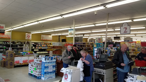 Grocery Store «Olde Towne Grocery», reviews and photos, 128 E Maple St, Jeffersonville, IN 47130, USA