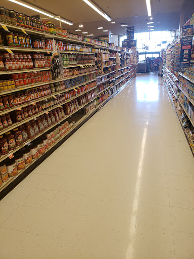 Grocery Store «Safeway», reviews and photos, 1550 N Pacific Hwy, Woodburn, OR 97071, USA