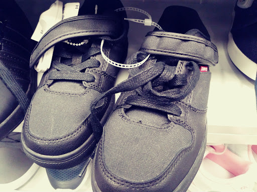 Clothing Store «Ross Dress for Less», reviews and photos, 9727 Laurel Canyon Blvd, Arleta, CA 91331, USA