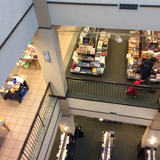 Book Store «Barnes & Noble», reviews and photos, 4801 Bethesda Ave, Bethesda, MD 20814, USA