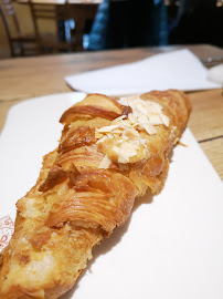 Croissant du Restaurant servant le petit-déjeuner Le Pain Quotidien à Paris - n°2