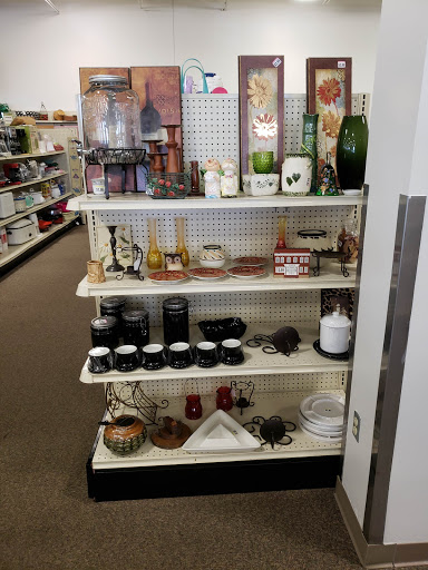 Thrift Store «Goodwill Store», reviews and photos, 2309 N Fairfield Rd, Dayton, OH 45431, USA