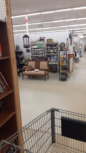 Flea Market «Traderbakers Flea Market», reviews and photos, 2080 Burton Ln, Martinsville, IN 46151, USA