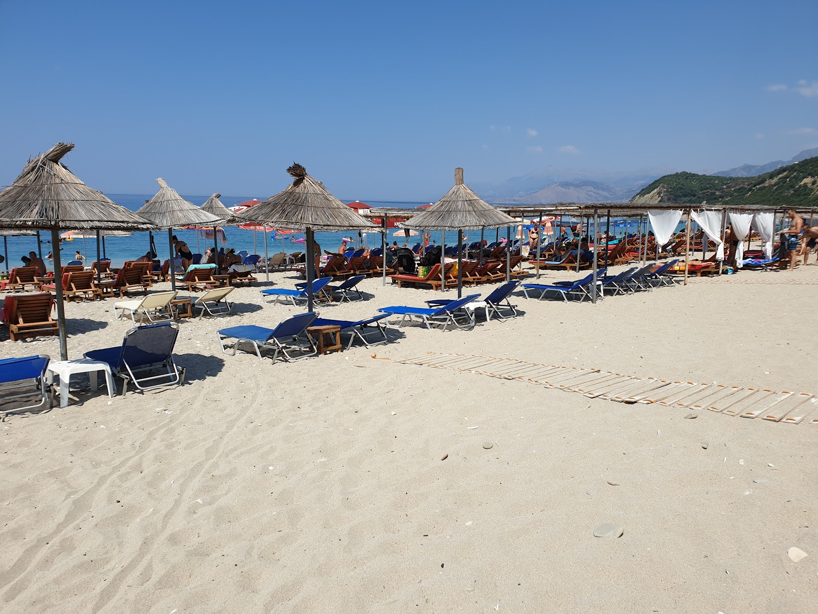 Foto de Playa de Lukova y el asentamiento