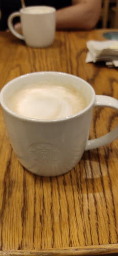 Starbucks Terminal 3 Departure Hall - Singapore