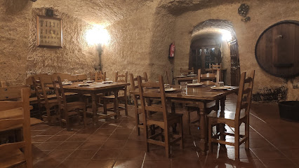 Cueva Restaurante Itariegos - Ctra. Valdevimbre - Santa María del Páramo, Km.9, 24250 Villagallegos, León, Spain