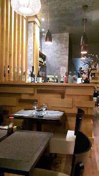 Atmosphère du Restaurant de sushis Sushi Creation - Cauderan à Bordeaux - n°2