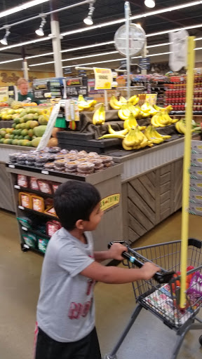 Grocery Store «Fresh Thyme Farmers Market - Omaha», reviews and photos, 14949 Evans Plaza, Omaha, NE 68116, USA