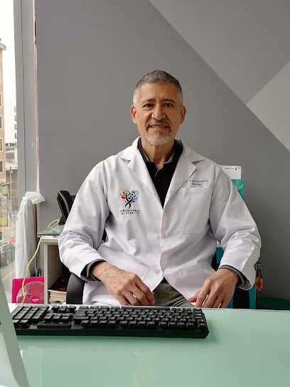 Dr. David Dario Grateron Palacios, Urólogo