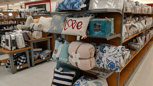 Department Store «T.J. Maxx», reviews and photos, 701 N Milwaukee Ave #252, Vernon Hills, IL 60061, USA