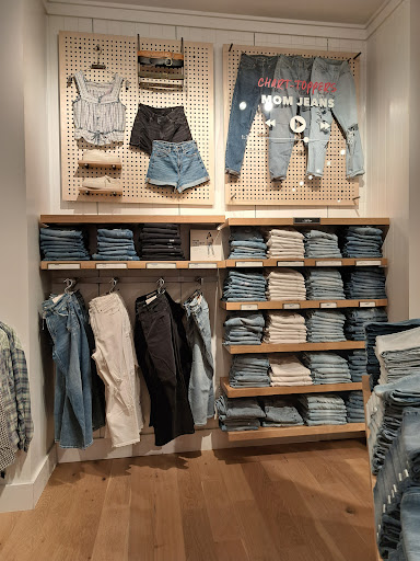 Clothing Store «AEO & Aerie Store», reviews and photos, 400 Ernest W Barrett Pkwy NW, Kennesaw, GA 30144, USA